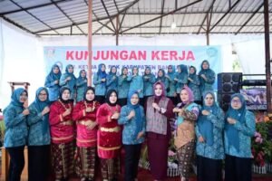 Kunker Di Kecamatan Banyuasin lll, Hj. Merry Hani Tekankan Pentingnya Kekompokan Dalam Menjalankan Program Kerja