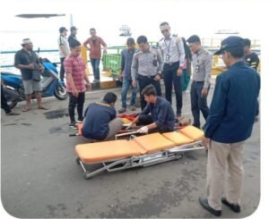 Akibat Angin Kencang, Sekoci milik KMP Garda Maritim 5 Terbalik dan 1 Korban Belum di Temukan