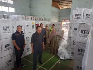 Pastikan Logistik Pemilu Aman, Pj. Bupati Sidak Logistik Kecamatan.