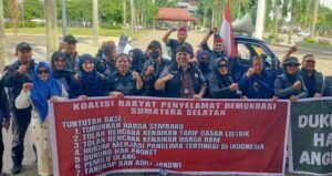 ABRI 1 Sumsel Bergabung Dengan KRPD Sumsel Gelar Aksi Damai di Halaman Kantor DPRD Sumsel