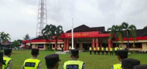 Kapolres Banyusin Mengajak Anggotanya Melaksanakan Pembacaan Asmaul Husna Sebelum Mengawali Dinas