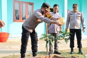 HUT Bhayangkara Ke- 78, Polres Banyuasin Menggelar Penanaman Pohon