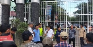 Puluhan Massa Tergabung Dalam LSM GRANSI Geruduk Kejati Sumsel, Sampaikan Dugaan Korupsi Di Kabupaten Muba dan Banyuasin