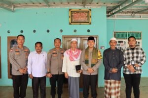 Kapolres Banyuasin Bersilaturahmi di Pondok Persantren Nurul Iman Untuk Menjalankan Tugas Perdana di Banyuasin