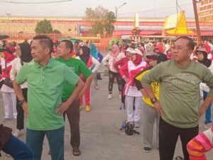 Calon Walikota Palembang Ratu Dewa Senam Sehat Bersama Ribuan Relawan Seberang Ulu 