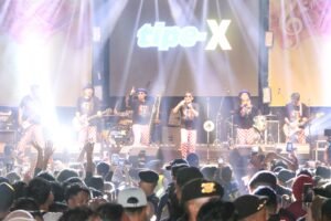 Kabag Ops Polres Banyuasin Pimpin Langsung Pengaman Pesta Music Jarum Istimewa Yang Dihibur Band Tipe X dan Lala Widy
