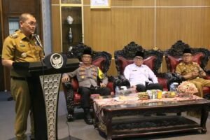 Pj. Bupati Lampung Utara Drs. H. Aswarodi, M.Si., Melepas Kontingen Kafilah MTQ Kabupaten Lampung Utara