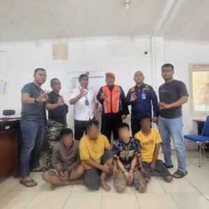 Bahayakan Perjalanan Kereta Api, KAI Divre III Bersama Polsek Kertapati Amankan Pelaku Pencurian Material Prasarana Kereta Api di Kramasan