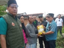 Bantuan Untuk Mislan, Warga RT.35 Kemang Agung Kota Palembang Yang Rumahnya Roboh Akibat Angin Puting Beliung Mulai Berdatangan
