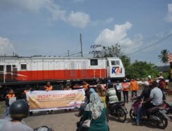 KAI Divre III Palembang Imbau Masyarakat Tidak Beraktivitas di Jalur Kereta