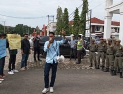 Puluhan massa GEMBA datangi kejari, minta usut tuntas dugaan korupsi anggaran daerah