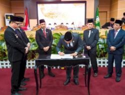 Rapat Paripurna DPRD Banyuasin Umumkan Hasil Pilkada, Askolani-Netta Pimpin Banyuasin Lima Tahun Mendatang