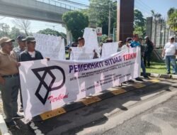 Minta Bupati Muara denim Ditetapkan Sebagai Tersangka, Kata Dian HS Saat Unjukrasa di Kejati Sumsel