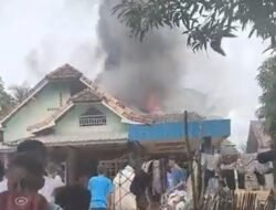Si Jago Merah Mengamuk, Satu Unit Rumah di Desa Raja Terbakar