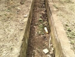 Siring Tak Terawat, Depan Rumah Kades Rimba Terab Jadi Tempat Pembuangan Limbah Getah Karet