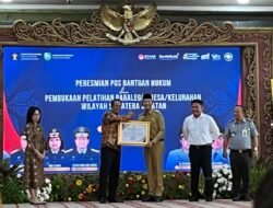 Bupati PALI Asgianto ST Menerima Penghargaan Dalam Pembentukan Pos Bantuan Hukum