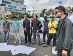 Warga Desa Tanjung Terang Aksi Damai di Polda Sumsel, Minta Pecat Kapolsek Gunung Megang