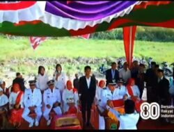 Ribuan Masyarakat Desa Tempirai Raya Hadiri Upacara Pengibaran Bendera Merah Putih di Lapangan Bola Kaki Banteng Putra Desa Tempirai Timur