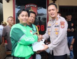 Hut Tekab 308 ke-10, Sat Reskrim Polres Lampung Utara Gelar Syukuran dan Bagikan Nasi Kotak Kepada Ojol serta Masyarakat