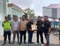 Pertanyakan Lapdu Dugaan Korupsi Dinas Perkimtan, Lembaga TPMHK Sumsel Aksi Damai di Kejari Palembang