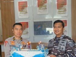 Pererat Sinergi dan Silaturahmi, Polres Kotabaru Berkunjung ke Mako Lanal Kotabaru Dalam Rangka HUT TNI AL ke-80 Tahun 2025