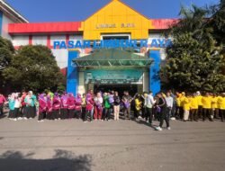 Peringatan World Cleanup Day 2025, Pemkab Kotabaru Gelar Aksi Bersih-bersih Lingkungan Pusat Pasar Limbur Raya dan Pasar Kemakmuran