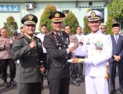 Bentuk Sinergitas, Jajaran Polres Lampung Utara Berikan Kejutan Hari Ulang Tahun TNI Ke- 80