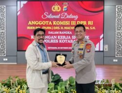 Bahas Isu Keamanan Publik Serta Serap Aspirasi, Polres Kotabaru Kedatangan Anggota Komisi III DPR RI Irjen Pol (Purna) Machfud Arifin 