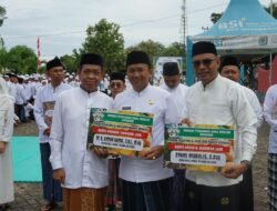 Peringatan Hari Santri Nasional 2025, Pemkab Kotabaru Menyerahkan Sertifikat Izin Operasional di Beberapa Ponpes