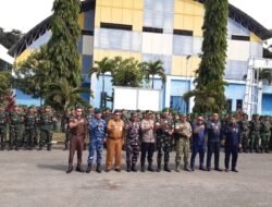 Lanal Kotabaru Hadiri Apel Penerimaan Warga Baru Personel Batalyon Teritorial Pembangunan (Yonif – TP) 884/Sa-ijaan Dihalaman Eks Kantor Makodim Lama