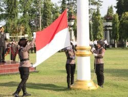 Hari Ibu ke-97, Kapolres Lampung Utara Inspektur Upacara dan Seluruh perangkat Upacara Dari Polwan Polres Lampung Utara Juga ASN