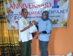 Media Sriwijaya Pertama Bagikan 25 Paket Sembako di Hari Jadi Ke-3