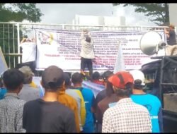 Geruduk Kejati Sumsel Massa LSM SIRA Dan PST Minta Usut Tuntas Adanya Dugaan KKN Dalam Penggunaan DAK 2023 di Disdik OKI