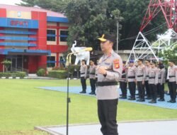Kapolda Sumsel Periksa Senpi Personel saat Apel Pagi