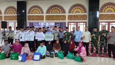 BAZNAS Sulut Bersama Brigjen TNI Saptono Syiwarudi Salurkan 5.000 Paket Ramadhan kepada Mustahik di Masjid Raya Ahmad Yani