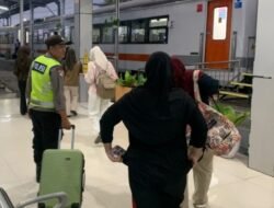 Polisi Fasilitasi Pemudik Tertinggal Kereta di Baturaja