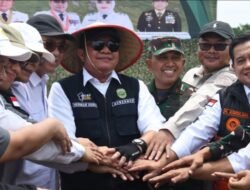 Sinergi TNI dan Pemerintah, Tanam Padi Bersama Gubernur Sumsel di Desa Sungai Dua