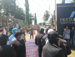 Pertamina Adera didemo Masa Tuntut Rekrutmen Terbuka