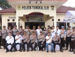 Kapolres Banyuasin AKBP Risnan Aldino Kunjungi Polsek Tungkal Ilir, Salurkan Bantuan Sosial hingga Tebar Benih Ikan