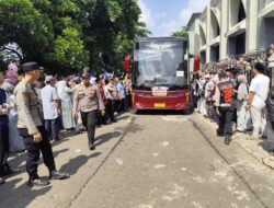 Polres Lampung Utara Amankan Pelepasan Jamaah Haji 1447 H Kloter JKG 15 di Islamic Center Kotabumi