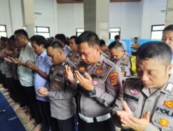 Polres Lampung Utara Gelar Sholat Ghaib untuk Alm. Bripka Anumerta Arya Supena, S.H.