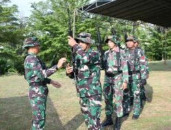 Prajurit Korem 044/Gapo Asah Naluri Tempur Melalui Latihan Menembak