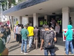 Tidak Transparan Rekrut PJLP, Massa KARSS Desak Walikota Copot Jabatan Kadis Damkar Palembang