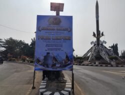 Polres Lampung Utara Pasang Banner Apresiasi Tanda Kehormatan Nugraha Sakanti untuk Polda Lampung