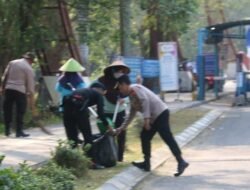 Kerahkan Ratusan Personel, Polda Sumsel Bersihkan Kawasan Jakabaring dalam Program Belida