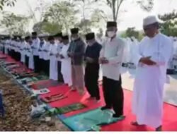 150 Warga PALI Gelar Shalat Istisqa, Berdoa Hujan Segera Turun