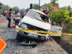 Empat Meninggal Dunia, Polda Sumsel Terjunkan Personel Evakuasi Korban Laka Kereta Api di Prabumulih