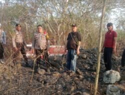 Gerak Cepat Polsek Bukit Kemuning Padamkan Kebakaran Lahan di Abung Tinggi