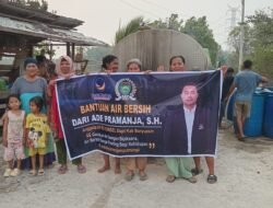 Ade pramanja anggota DPRD SUMSEL SALURKAN BANTUAN AIR BERSIH UNTUK WARGA KAB BANYUASIN YANG TERDAMPAK KEKERINGAN