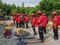 Kolaborasi Tim Gabungan Terus Lakukan Pemadaman Karhutla di Muara Medak